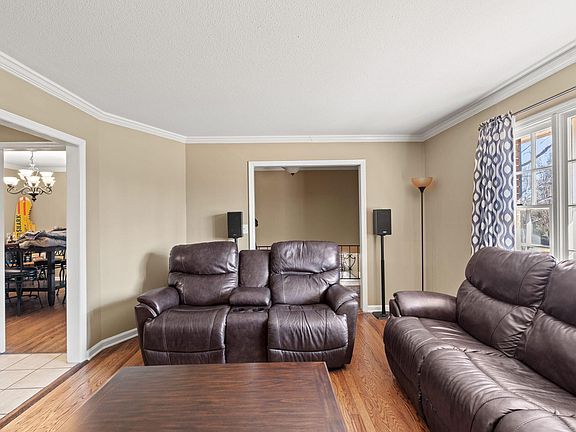 4th image of 1707 Clayton Dr