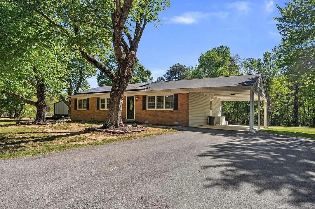 3 bed, 1344 sqft, $2,650 — Photo 1