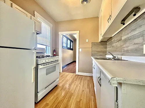 325 E Washington Ct #3 Photo 1