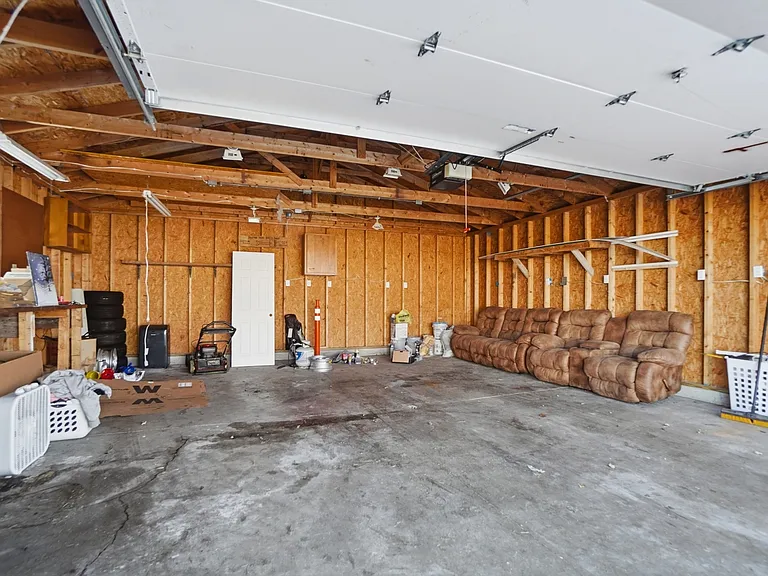 516 S Madriver St — Photo 36