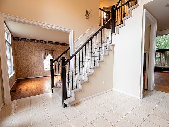 2nd image of 2255 Radcliffe Dr