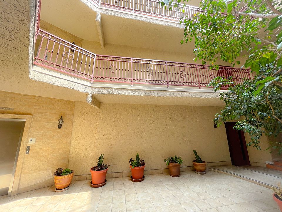 Building Photo 5