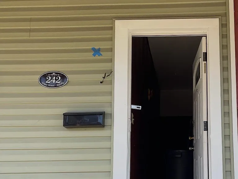 242 Grant St #2 — Photo 2
