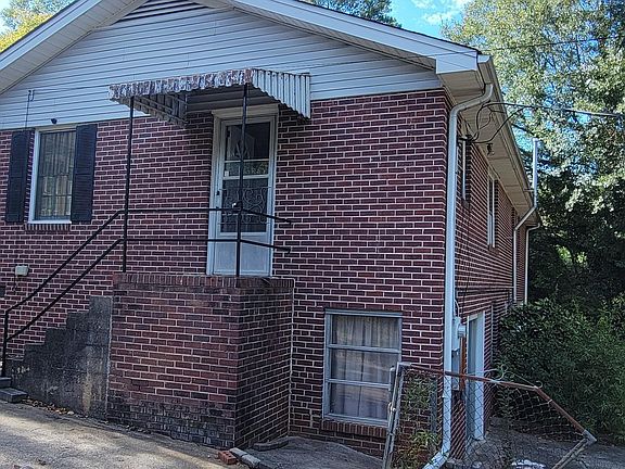 4th image of 12 Piney Woods Ln