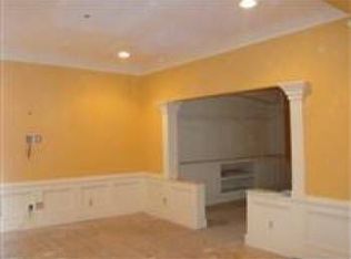 425 68th St, Guttenberg, NJ 07093