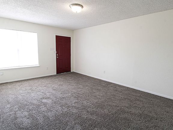 5th image of 2729 Christian Dr