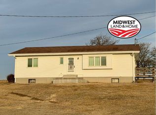 641 8th Rd, Marysville, KS 66508