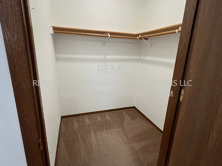 544 E Slifer St — Photo 7