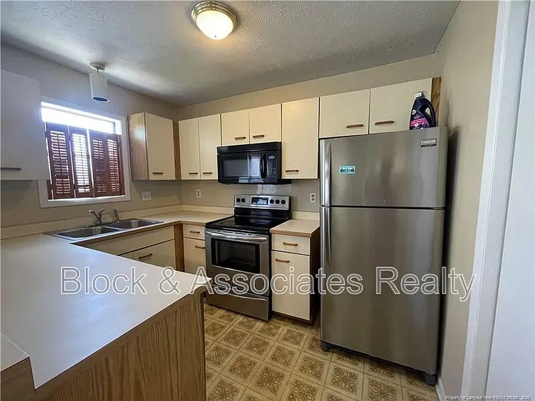 1000 Wood Creek Dr #9 — Photo 7