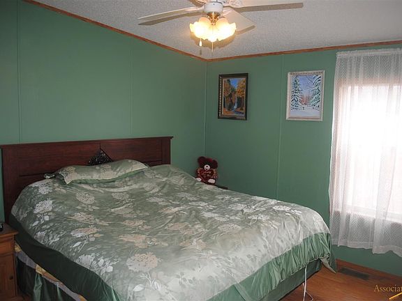2nd image of 933 Top O Hill Ave