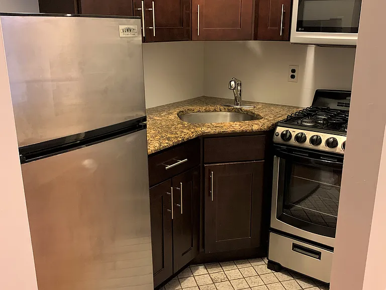 101 W 86th St #2E — Photo 3
