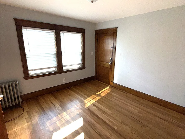 75 Sterling St #4 — Photo 3
