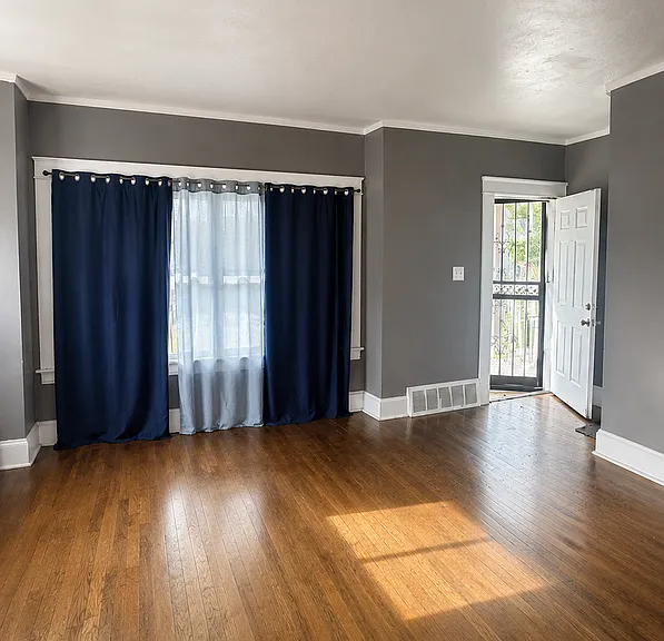 12602 Locke Ave — Photo 2