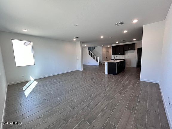 5th image of 17439 W LUPINE Avenue