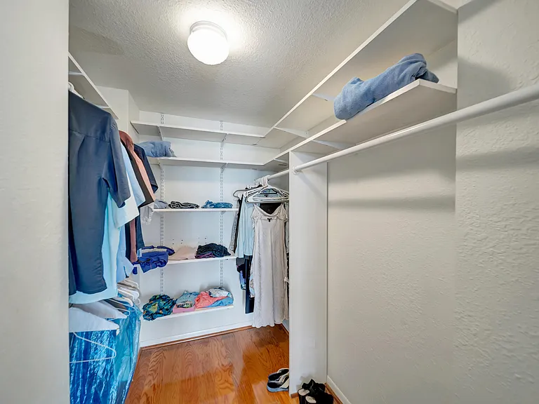 3100 NE 49th St #403 — Photo 23