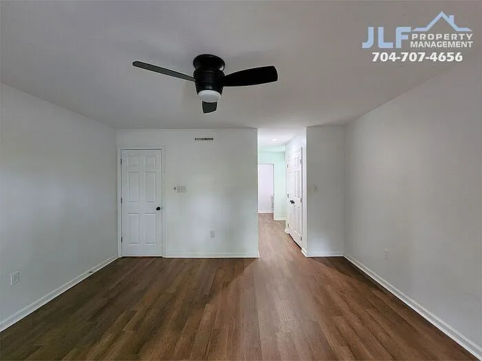 5721 Dockside Dr — Photo 11
