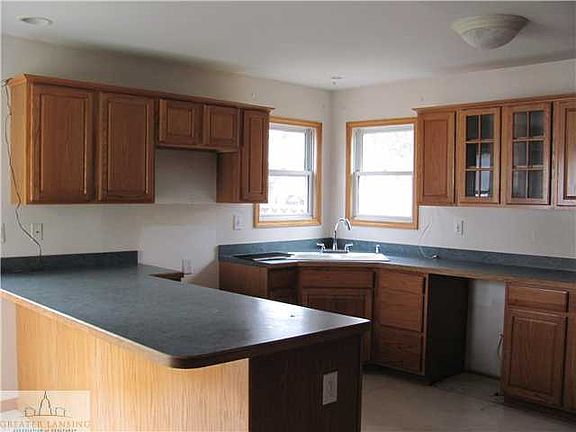 2nd image of 416 Morse St