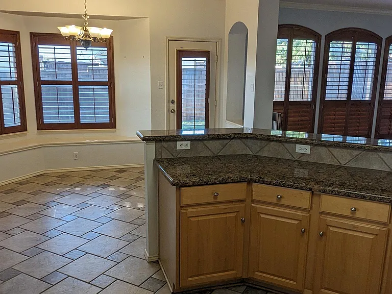 5001 Highlands Dr — Photo 4