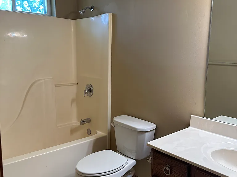 819 Charles St #819 — Photo 9