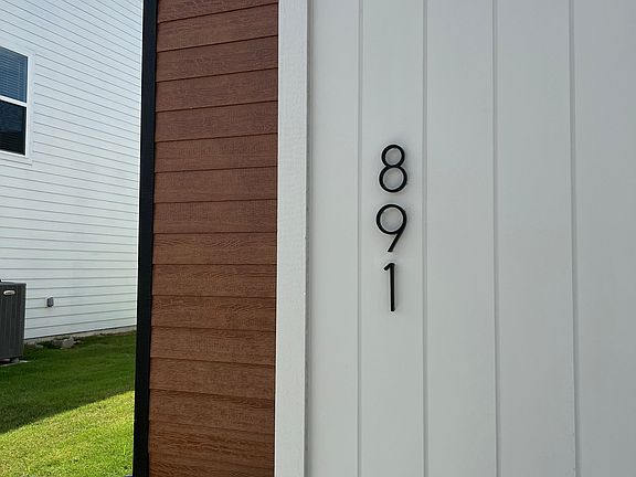 2nd image of 891 Ventnor Ave