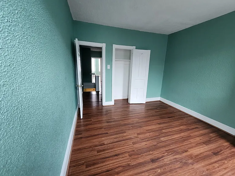 3926 N Franklin St — Photo 5