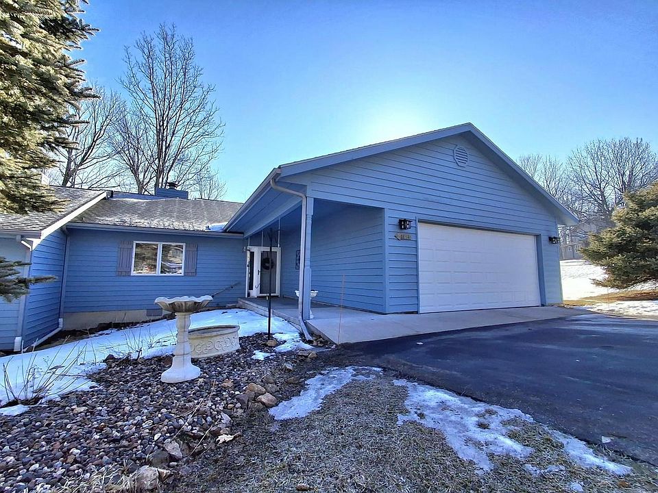 1st image of 226473 KINGBIRD AVENUE