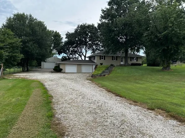 13744 Archer Rd, Bonner Springs, KS 66012
