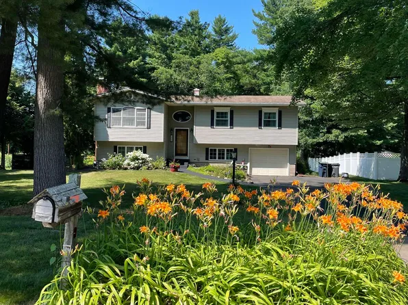 469 Lamplite Lane, Williston, VT 05495