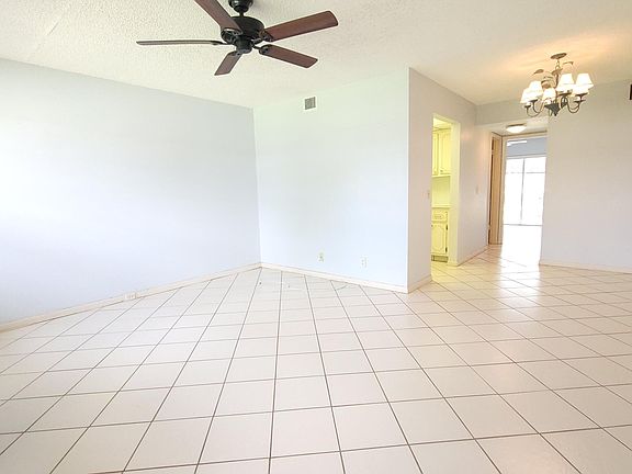2nd image of 215 Canterbury J