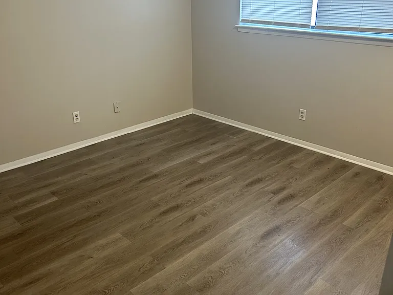 104C Village Ln — Photo 6