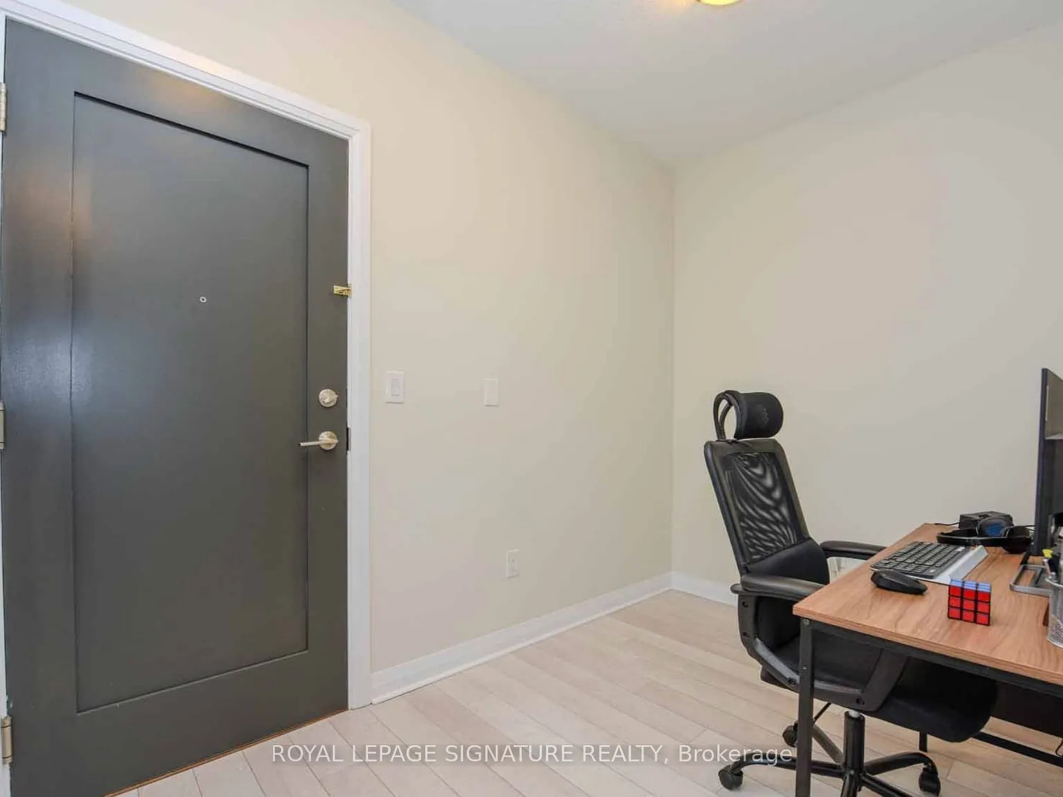 Amber Condos — Photo 2