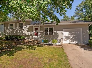 9200 W 99th Ter, Overland Park, KS 66212