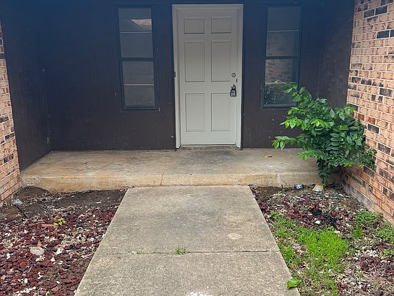2nd image of 1608 Northcliff Ave