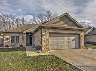 10555 Ontario Dr, Winfield, IN 46307