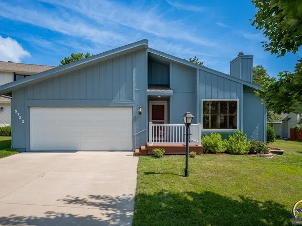 5732 SW Quail Cove Cir, Topeka, KS 66614