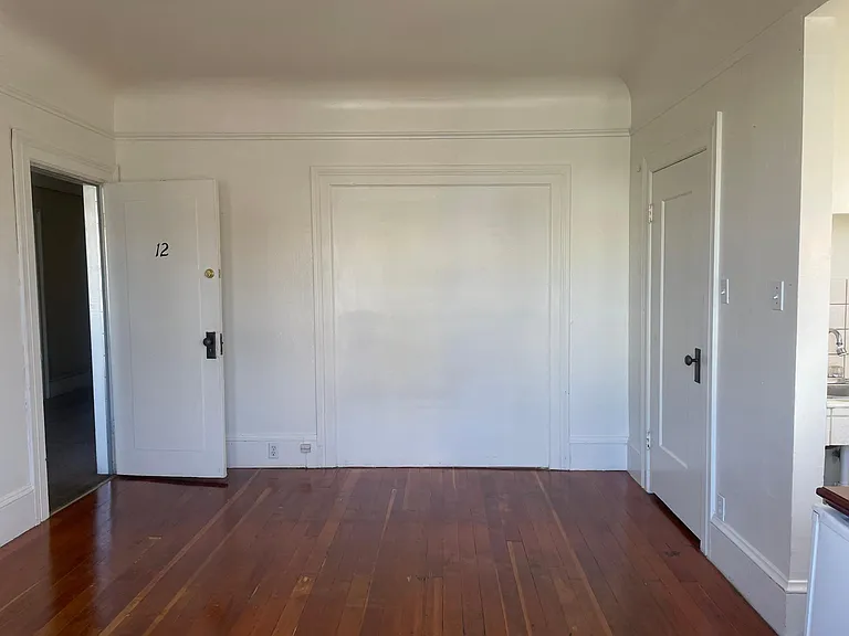 551 W Grand Ave #12 — Photo 4
