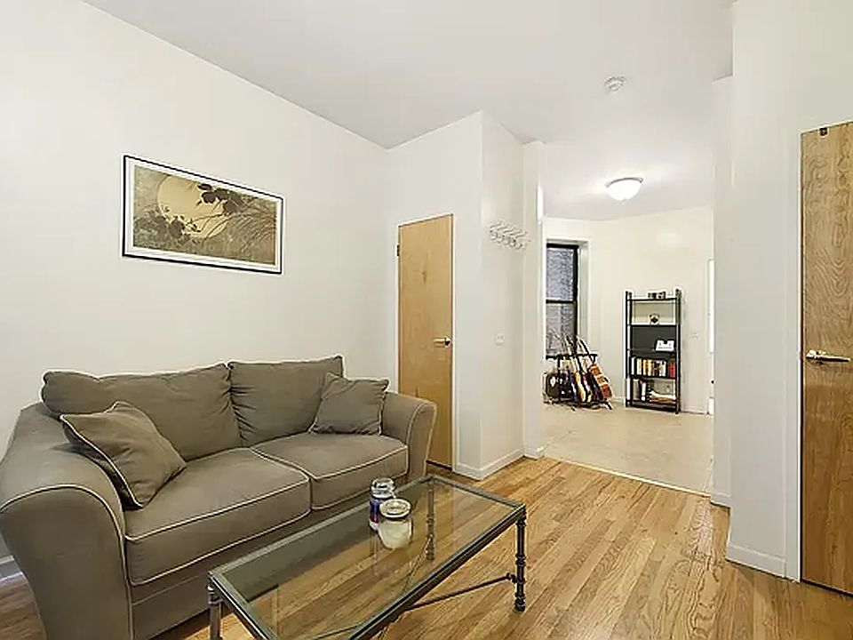 2nd image of 230 E 95th St APT 4
