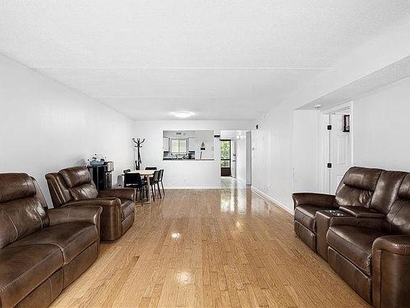 5th image of 650 E Greenwich Ave APT 6-204