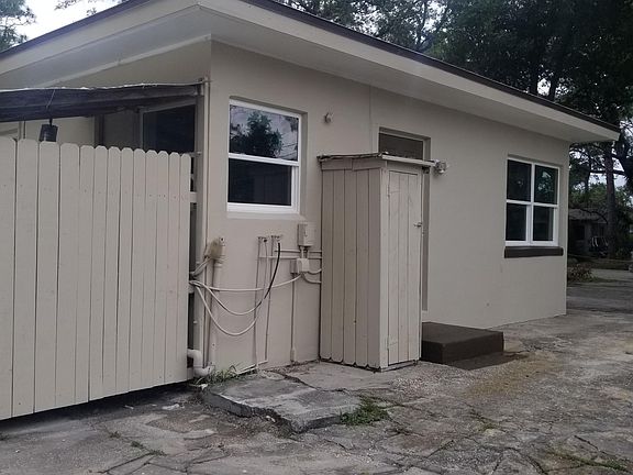 3rd image of 1510 Roger Dr