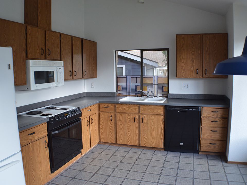 1st image of 15922 NE 106th Ct