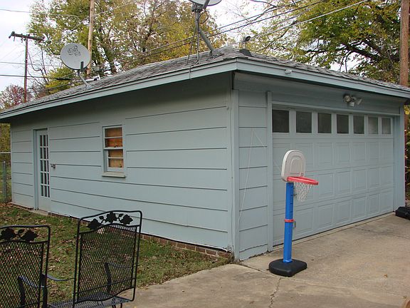 4th image of 115 W Bryan Ave
