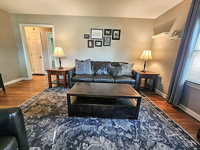3 bed, 1.5 bath, 1115 sqft, $2,250 — Photo 4