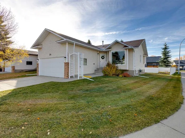 39 N Woodside Close NW, Airdrie, AB T4B 2C8