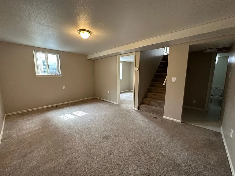 150 S Hooker St — Photo 15