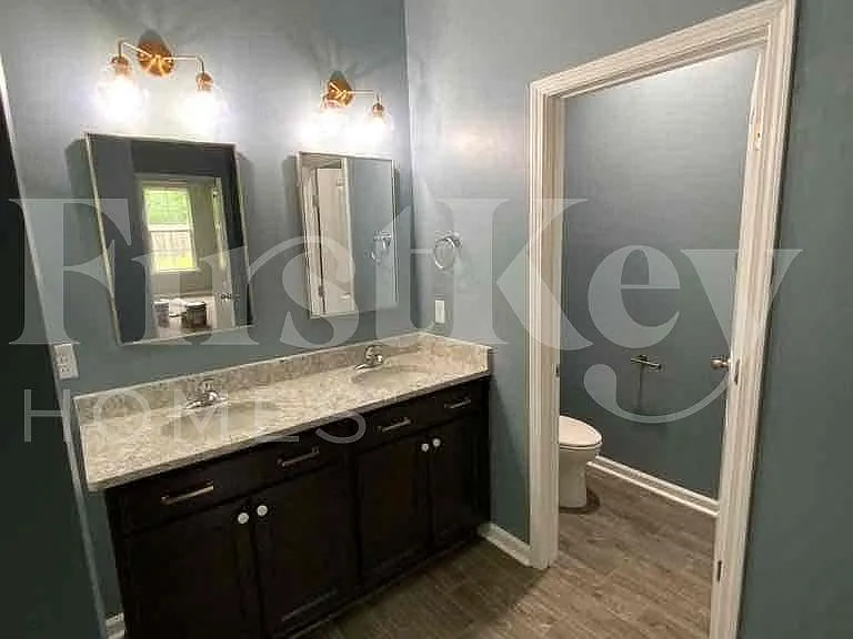 447 Stonefield Cir — Photo 14