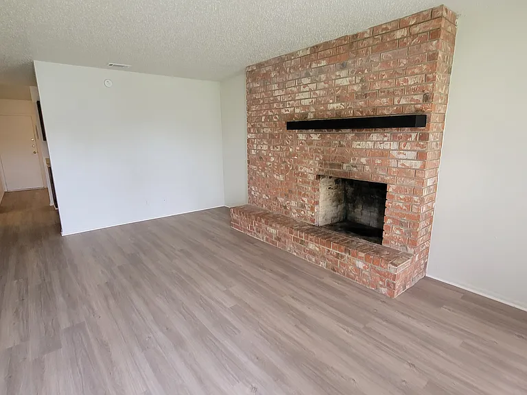 2418 Patrick Henry St #A — Photo 3