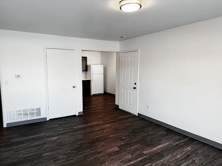 Cambridge Cove — Photo 16