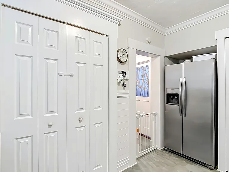 115 E Lambright St — Photo 31