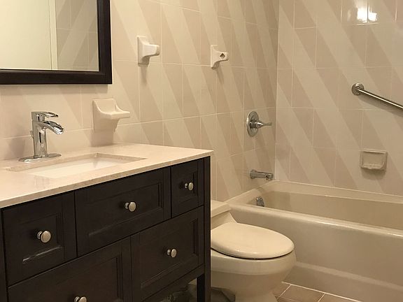 4th image of 598 10th Ave APT 4R