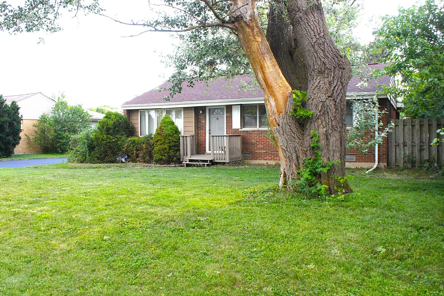 7926 S 83rd Ct photo 1
